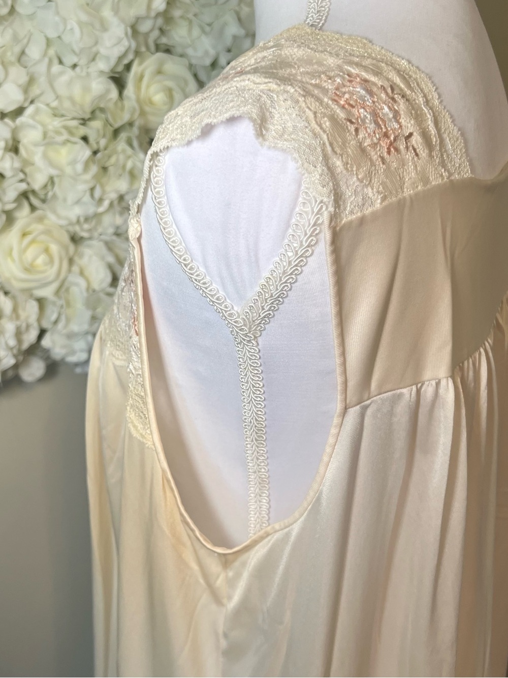 Vintage Nylon Cream Long Lace Yoke Nightgown - Feminine Long Slip - Picture 6 of 9